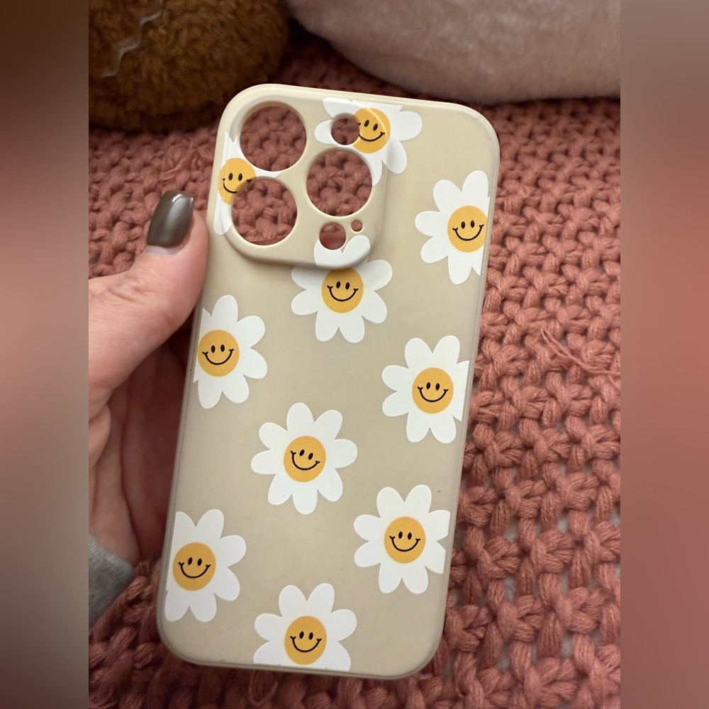 Smiley flower case for IPhone 14 Pro